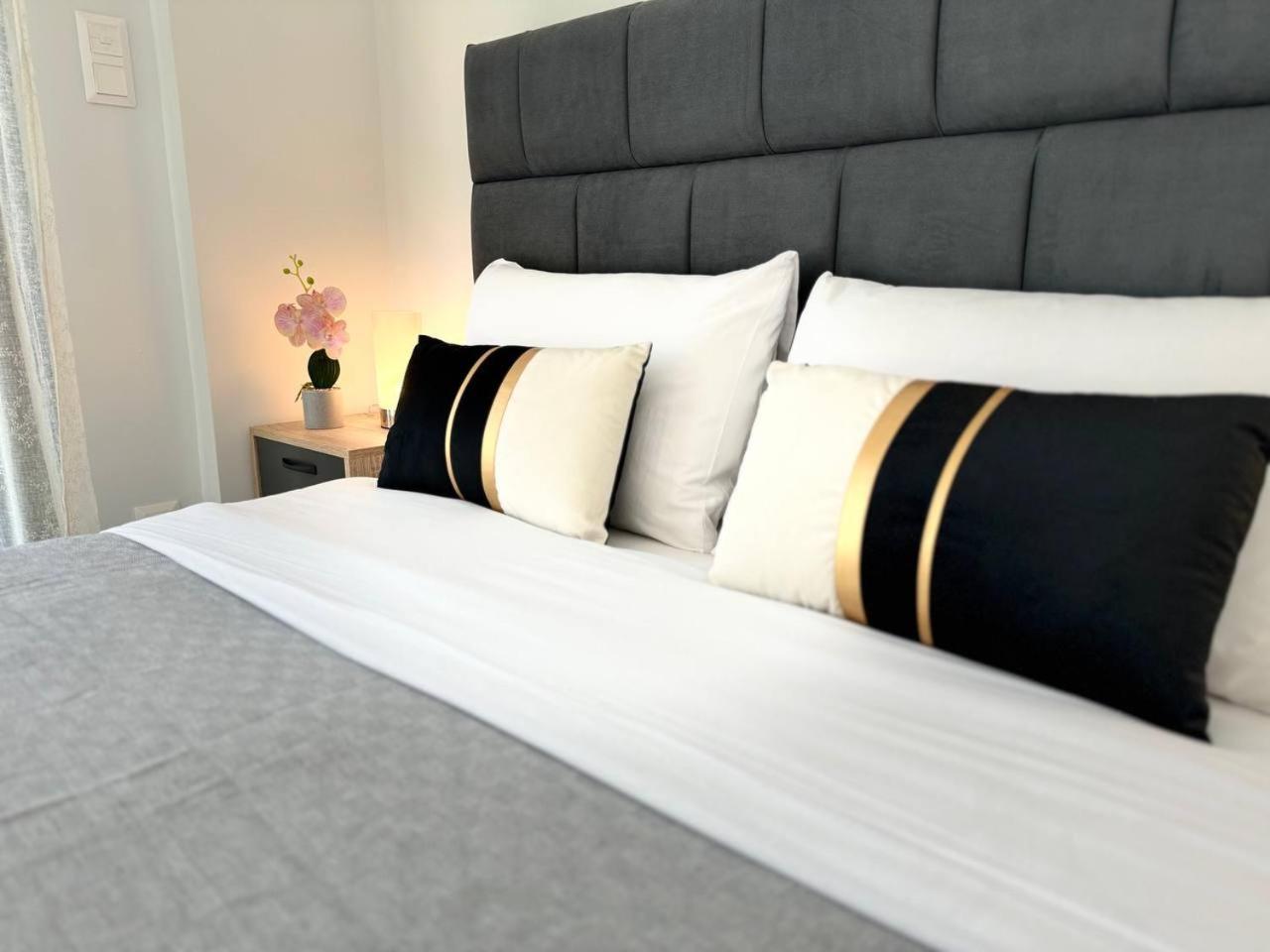 Lux Residence Ampelokipi Athena Bagian luar foto