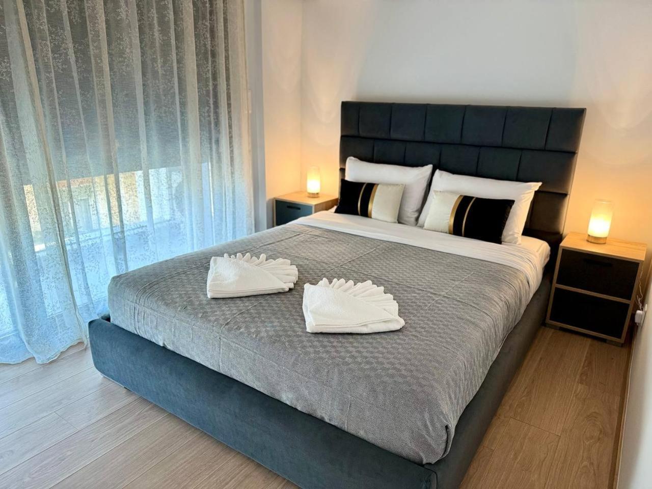 Lux Residence Ampelokipi Athena Bagian luar foto