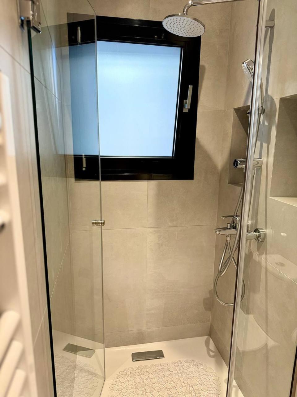 Lux Residence Ampelokipi Athena Bagian luar foto